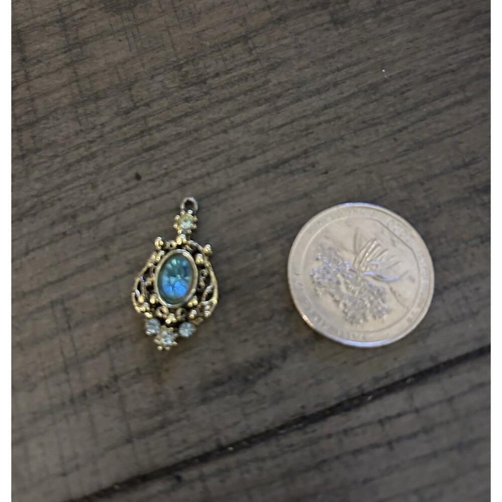 Pendant Topaz Colored Rhinestones On Silver Setting